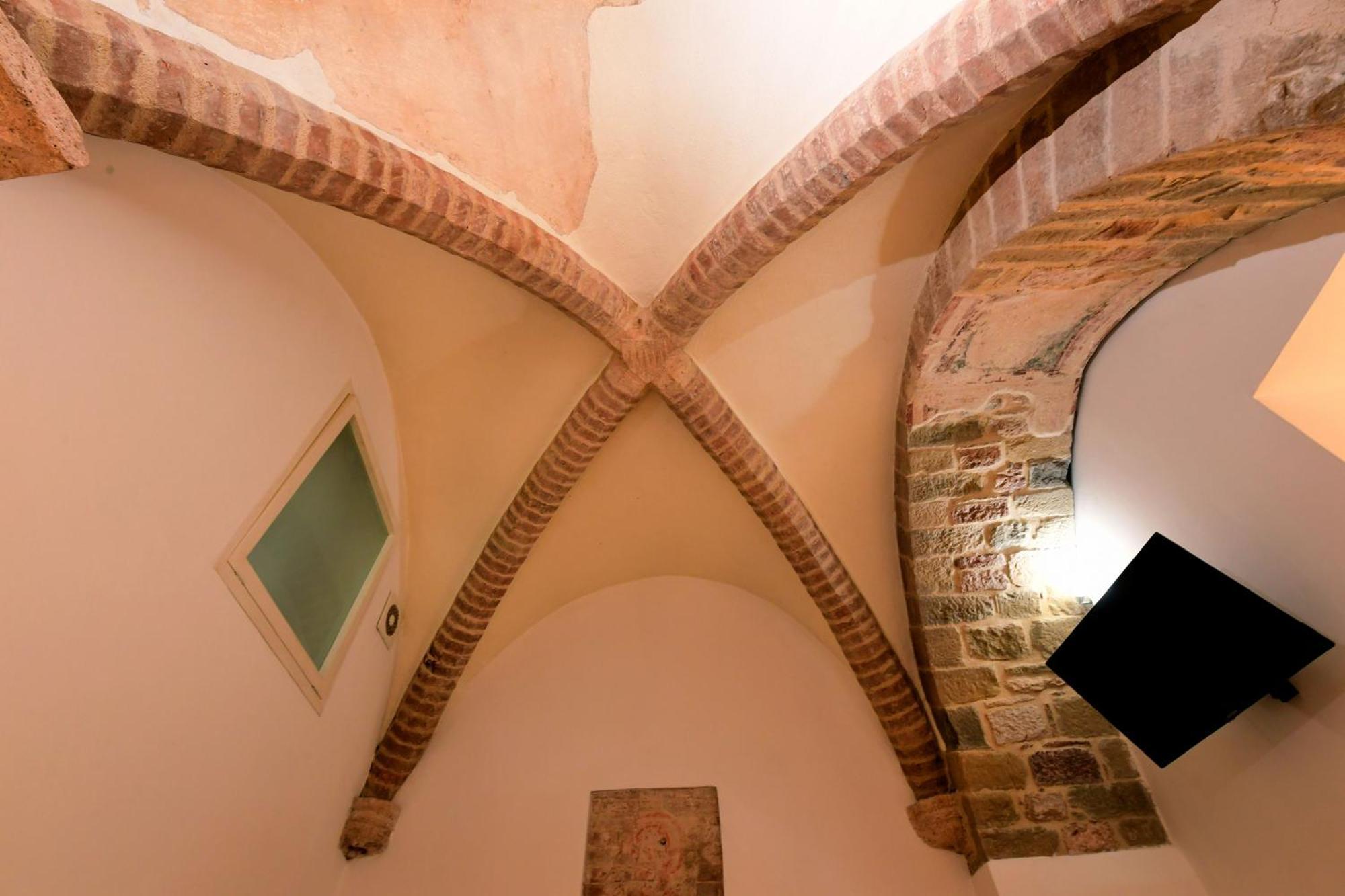 Little Italy Hostel Ex Chiesa S Donato Perugia Buitenkant foto