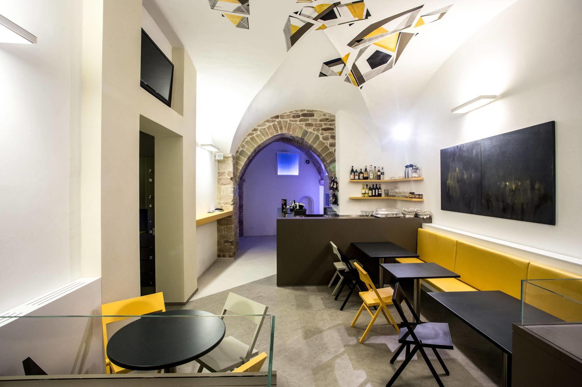 Little Italy Hostel Ex Chiesa S Donato Perugia Buitenkant foto